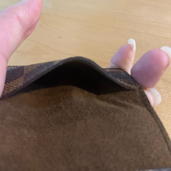 Louis Vuitton Cufflink Case - Picture 8 of 13